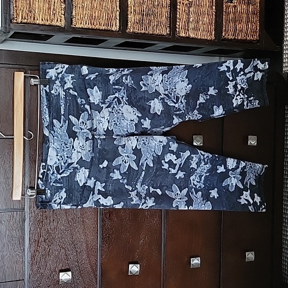 Yoga pants - Picture 1 of 1